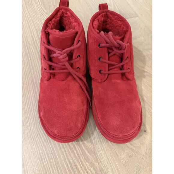 Men Red Suede UGG Boots Chukka Size 10 Authentic Brand EUC winter insulated